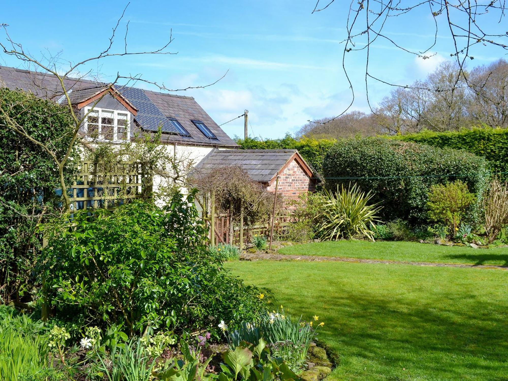 Woodhouse Cottage Hawarden Exteriör bild